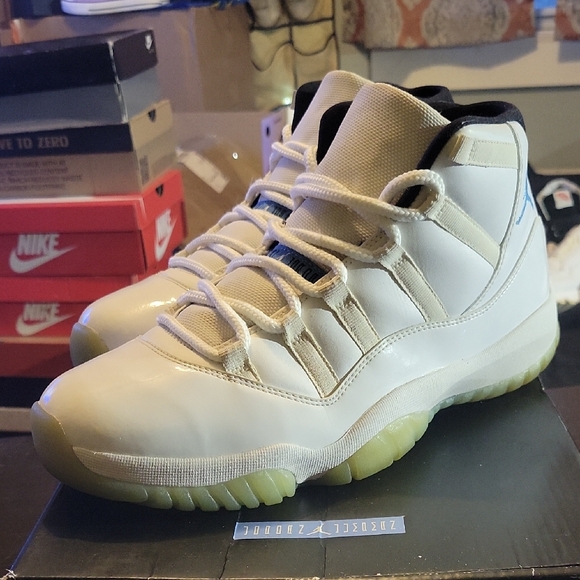 Jordan 11 Retro Legend Blue (2014) Mens 10 Womens 11.5 OG BOX EUC - Picture 2 of 11